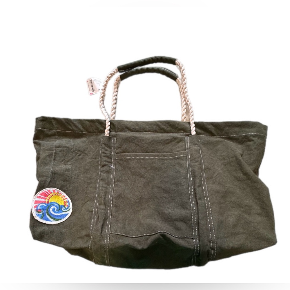 Free People Been There Badge Tote NWT - Picture 4 of 13